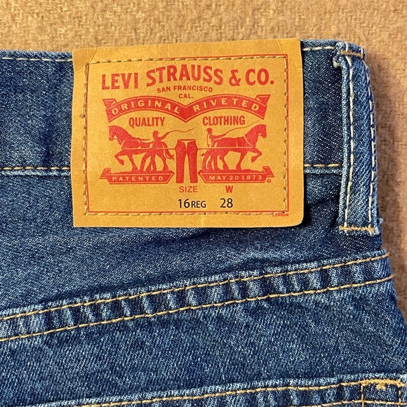 Levi’s 511 Slim Cutoff Jean Shorts Girls 16 Medium Distressed - Picture 6 of 10